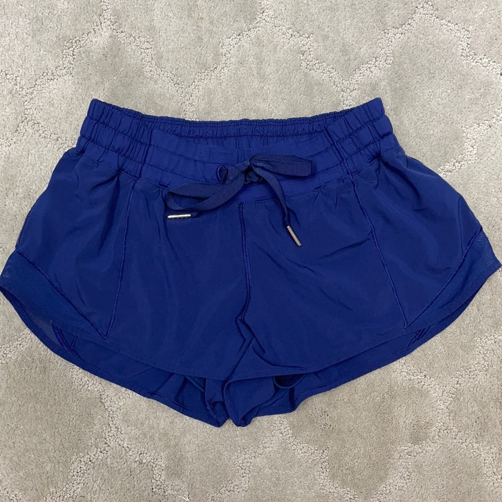 Lululemon shorty size 6 Navy